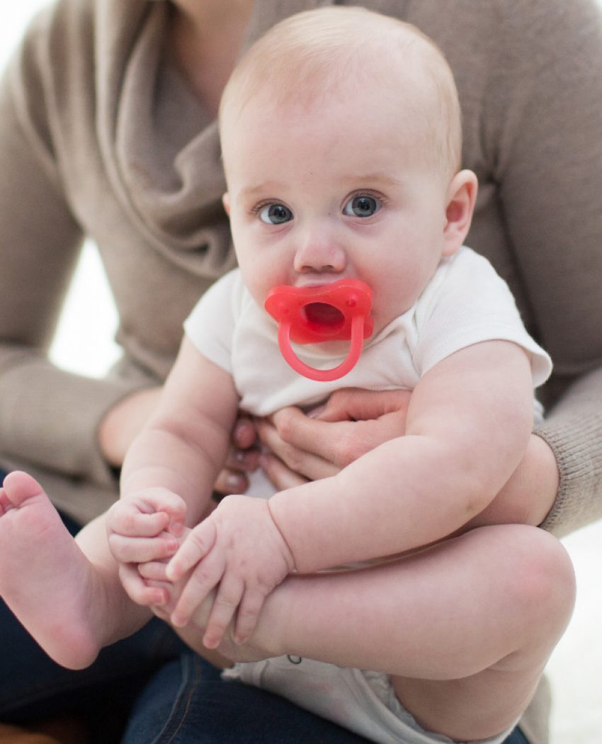Lifestyle_HappyPaci_Silicone_Pacifier_O16A6280 Lifestyle_HappyPaci_Silicone_Pacifier_O16A6280