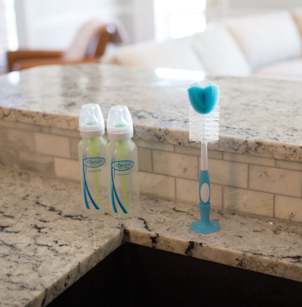 Lifestyle_Bottle_Brush_O16A5514-e1488905313417 Lifestyle_Bottle_Brush_O16A5514-e1488905313417