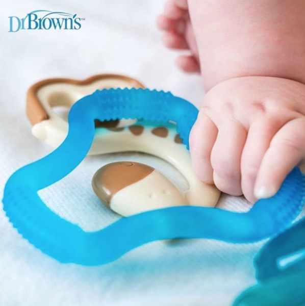 Apa Sih Perberdaan Pacifier (Empeng) dengan Teether? Dr. Brown's