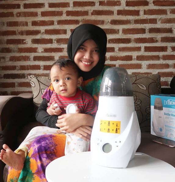 Review Widya Herma: Dr. Brown's Warmer and Sterilizer | Dr. Brown's