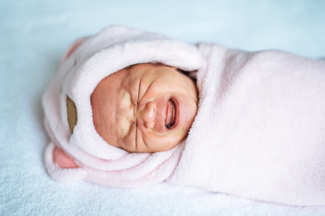 Cara Mengatasi dan Penyebab Bayi Muntah Setelah Minum ASI | Dr. Brown's