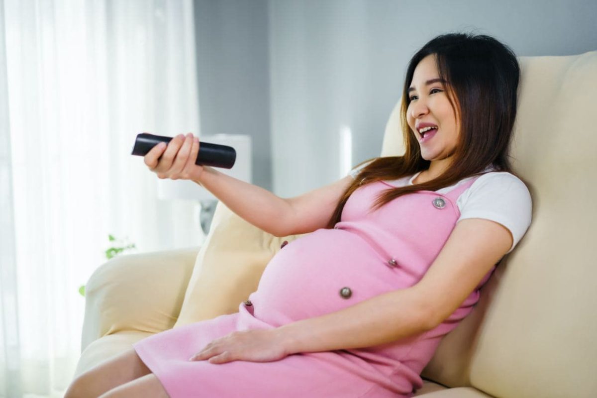 Apakah Tontonan yang Dilihat Ibu Berpengaruh Pada Bayi