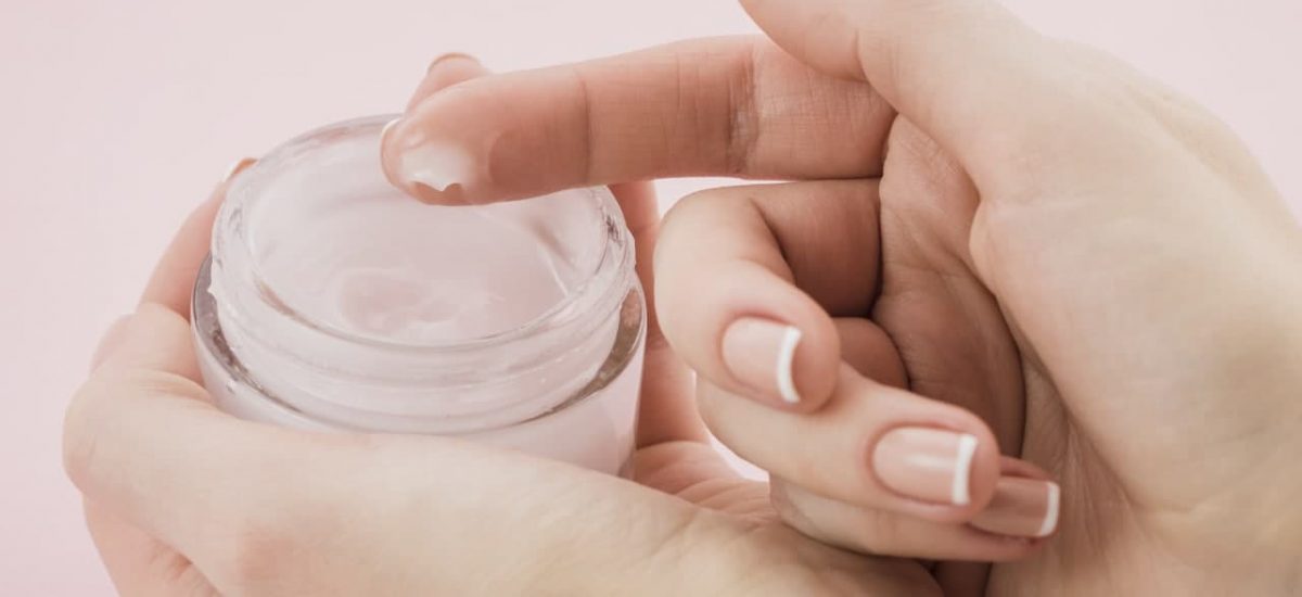 Cara Memilih Skincare Aman untuk Ibu Menyusui