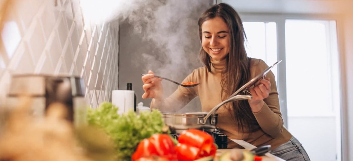 Ingin Bayi Cepat Gemuk? Coba Deh Ibu Menyusui Konsumsi 7 Makanan Ini!