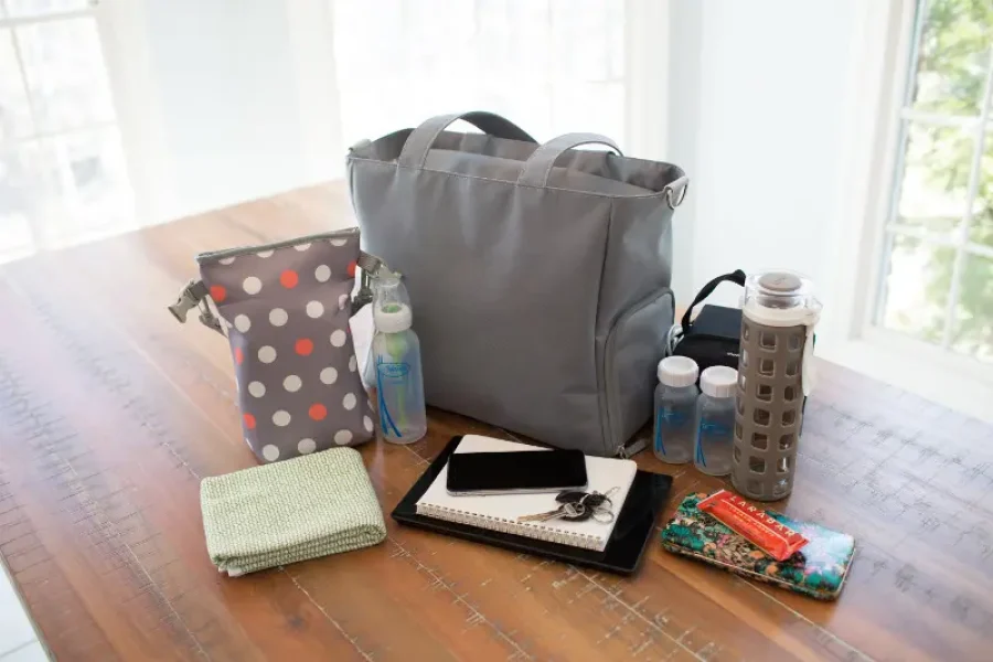 Lifestyle_Breast_Pump_Carryall_O16A5136