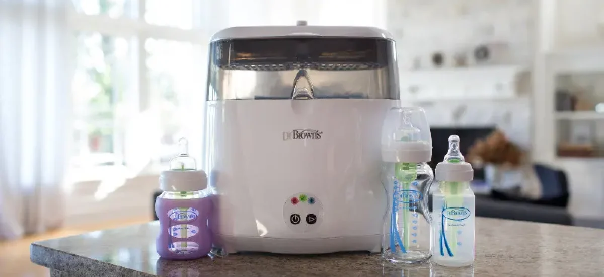 Lifestyle_Electric_Sterilizer_with_Bottles_O16A6468