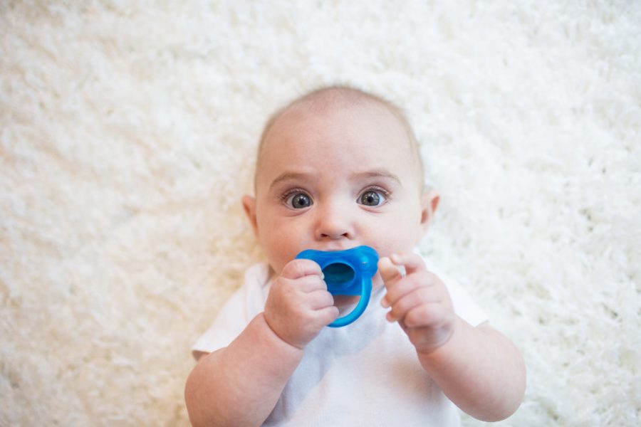 Lifestyle_Happy_Paci_Blue_O16A2710