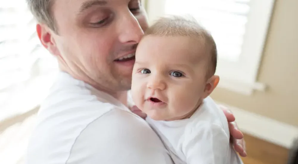 Lifestyle_No_Product_Dad_and_Baby_O16A8990