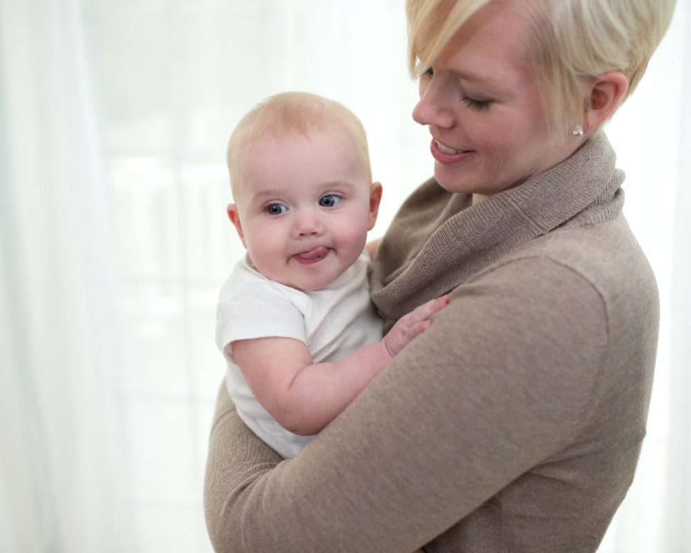 Lifestyle_No_Product_Mom_Baby_O16A6229