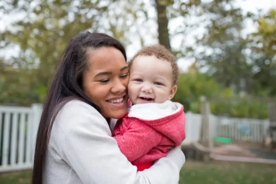 Lifestyle_No_Product_Mom_Baby_O16A6487