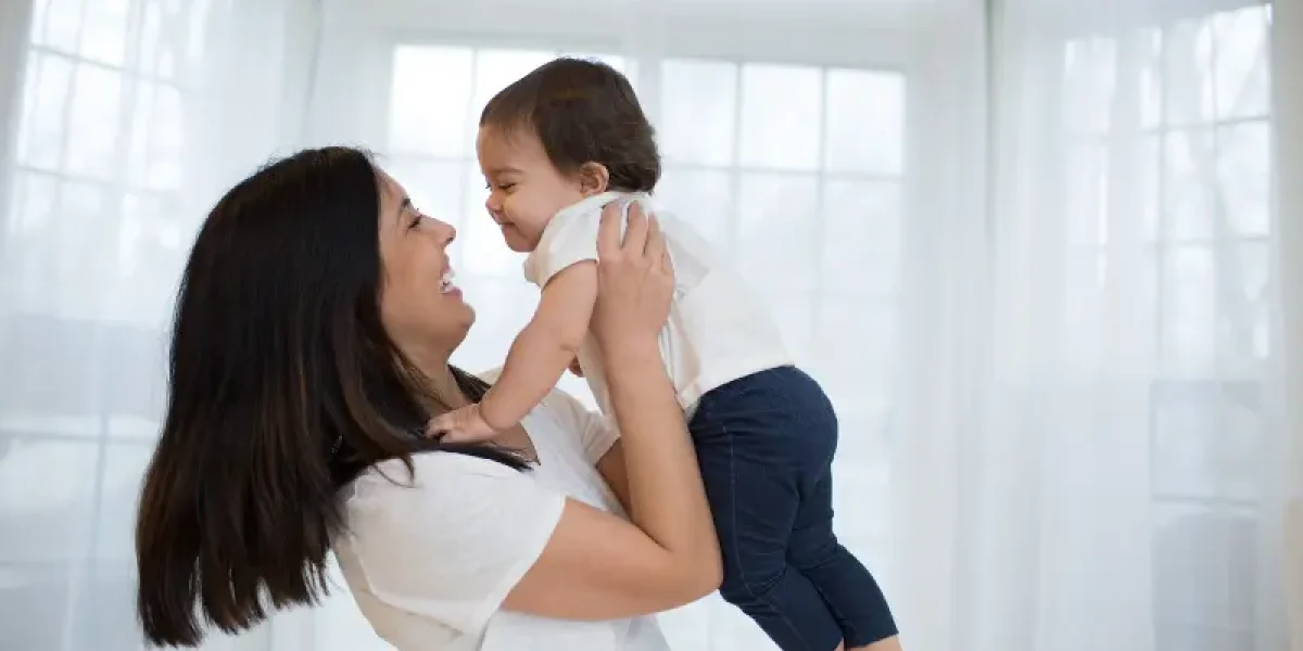 Lifestyle_No_Product_Mom_and_Baby_O16A0827