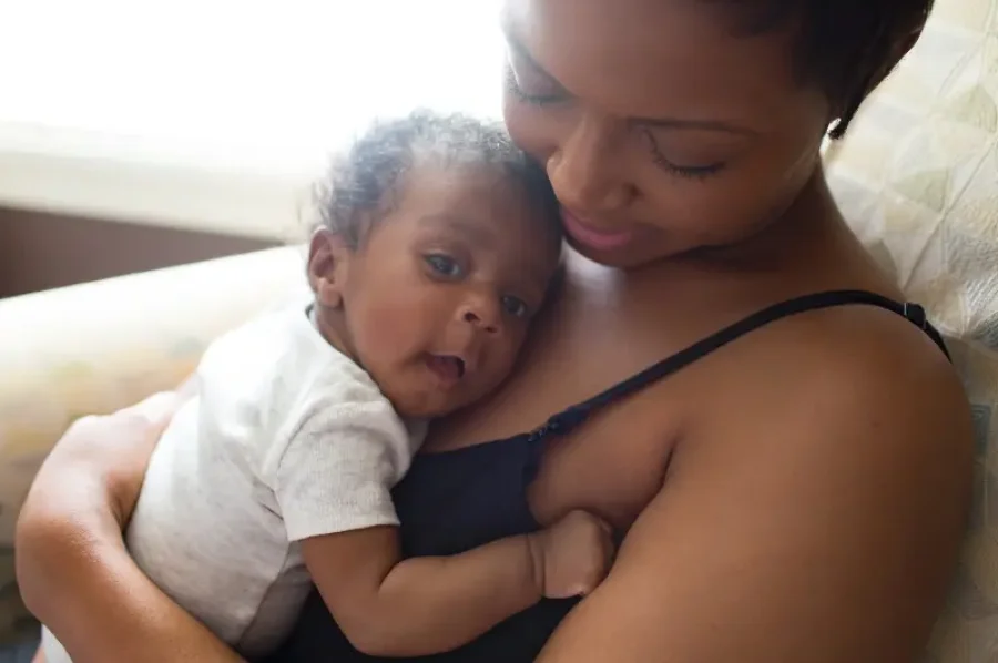 Lifestyle_No_Product_Mom_and_Baby_O16A2550-2