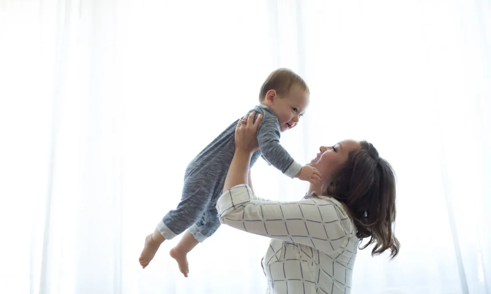 Lifestyle_No_Product_Mom_and_Baby_O16A7491