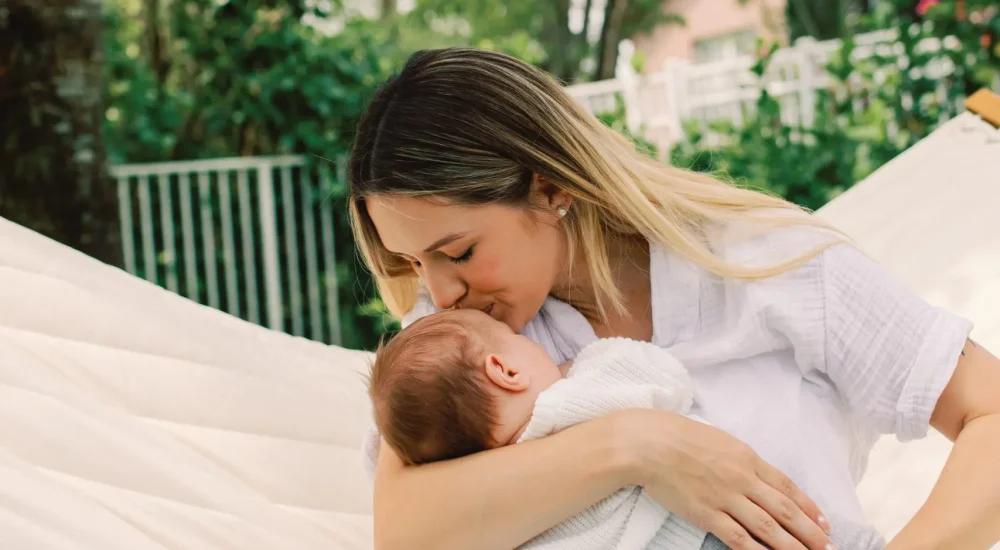 Lifestyle_No_Product_Outdoors_Mother_and_Baby_1 (1)