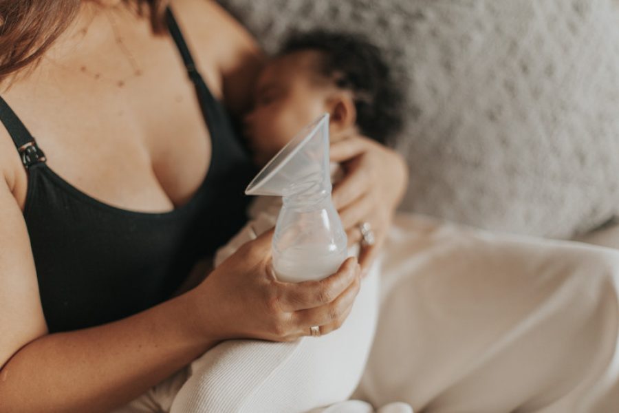 Lifestyle__Silicone_One-Piece_Breast_Pump_With Baby