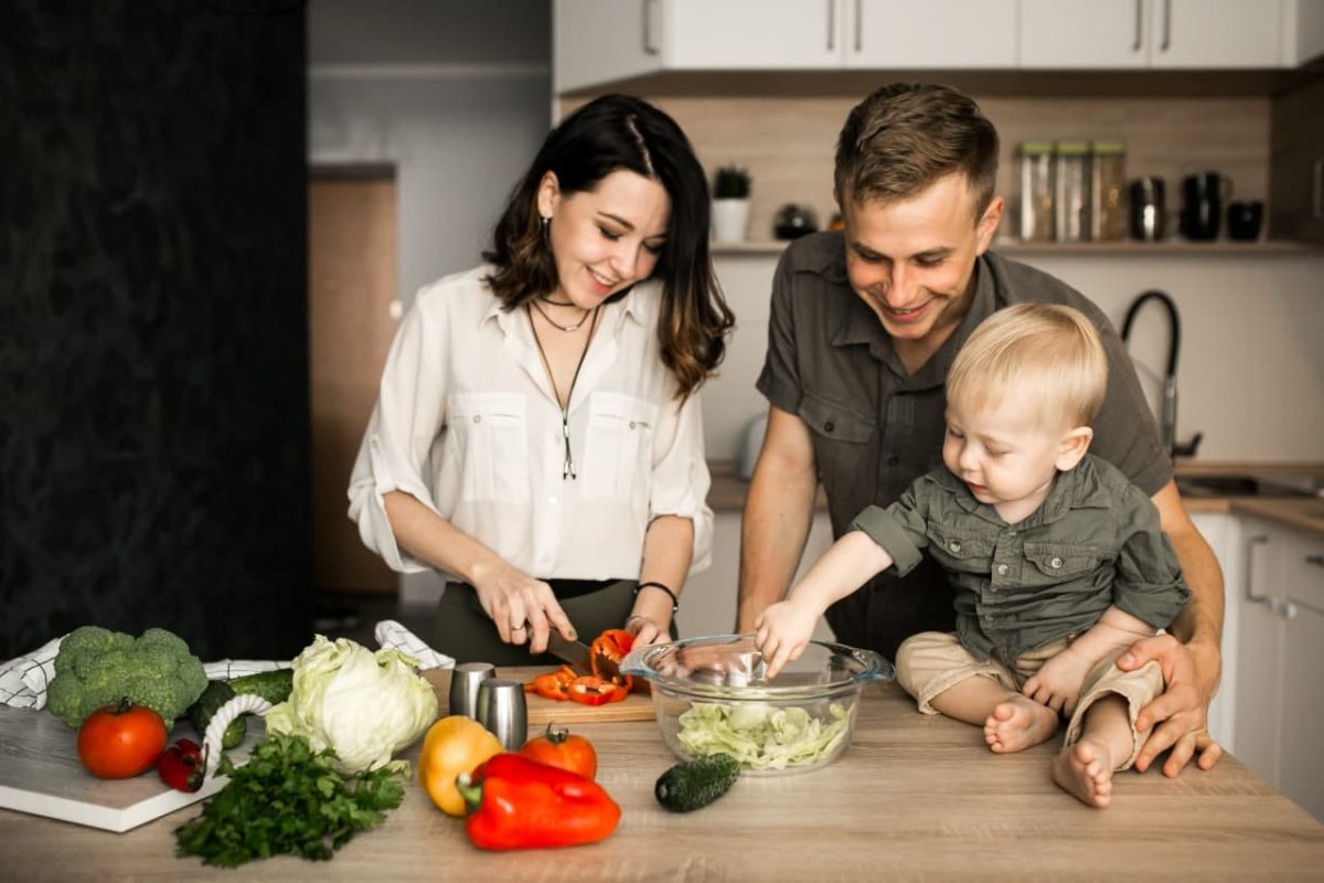 Variasi Makanan Bayi 1 Tahun, Moms Wajib Tahu!